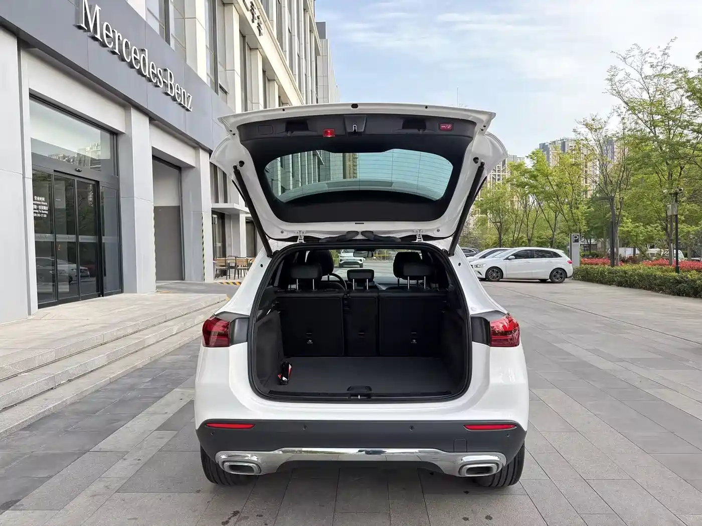MERCEDES-BENZ GLA