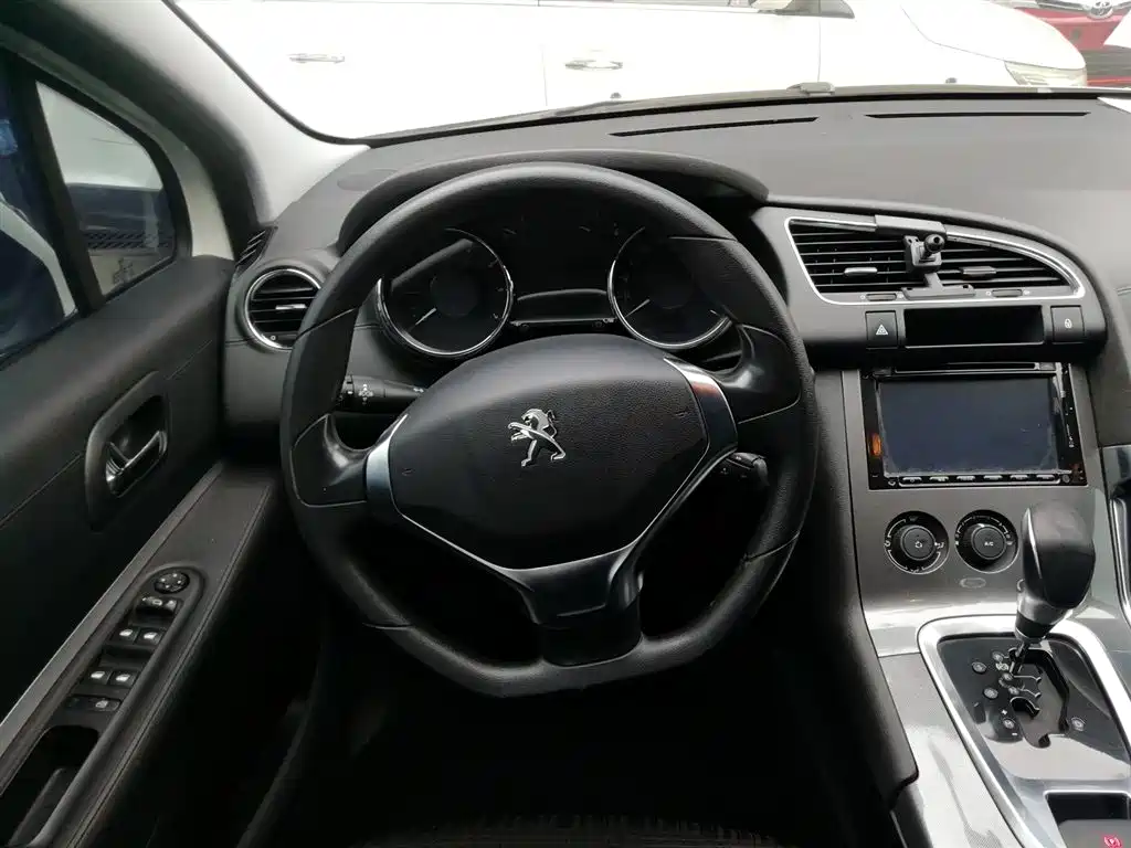 Peugeot 3008 2016 1.6THP Automatic Standard Edition фото 11