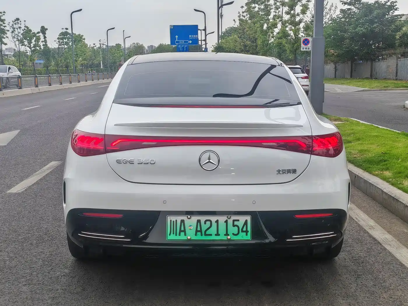 Mercedes-Benz EQE 2022 350 Luxury Edition фото 10