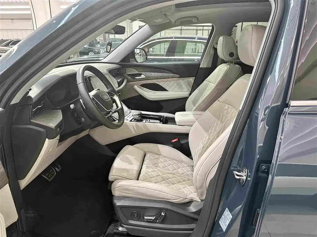 Audi Q6 2023 2023 45 TFSI quattro Uniform Cloud Yulin Package
