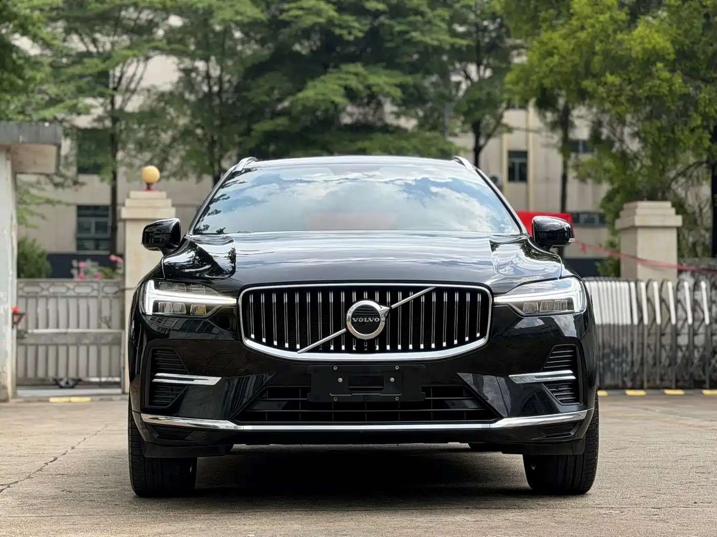 Volvo Volvo XC60 2023 B5 AWD Smart Elite Luxury 2
