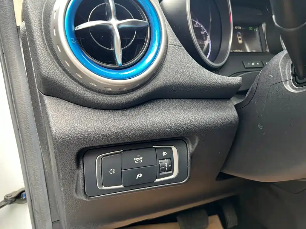 BYD Yuan New Energy 2018 2018 EV360 Smart Connected Cool Type