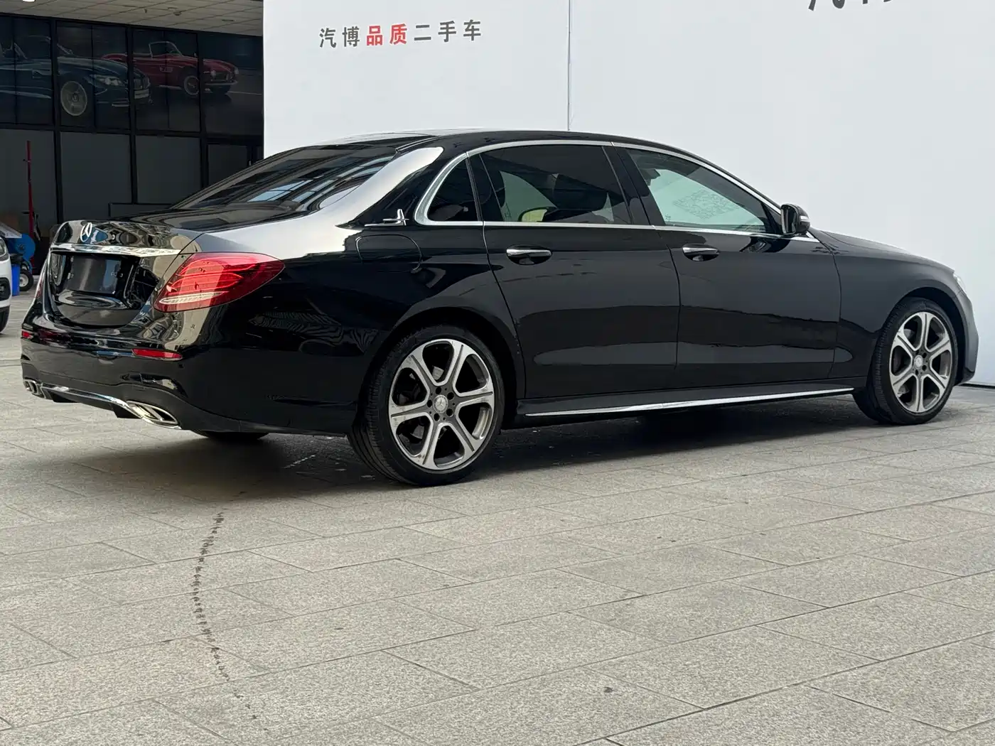 Mercedes-Benz E-Class 2016 E 300 L Sport Fashion Type фото 4
