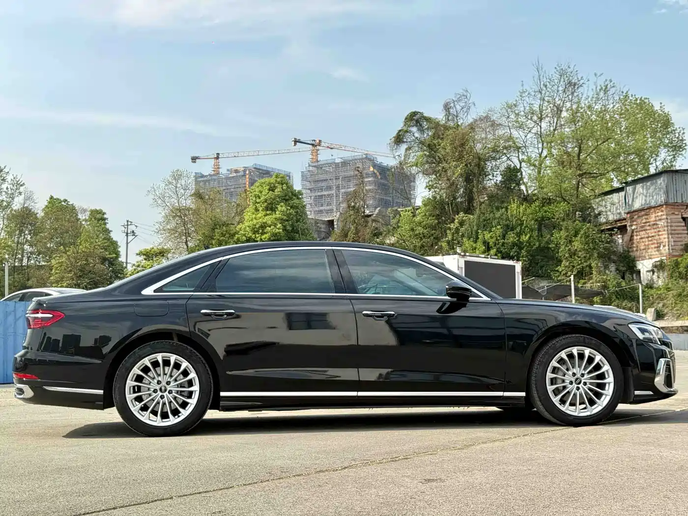 Audi A8 2023 A8L 45 TFSI quattro Luxury фото 18