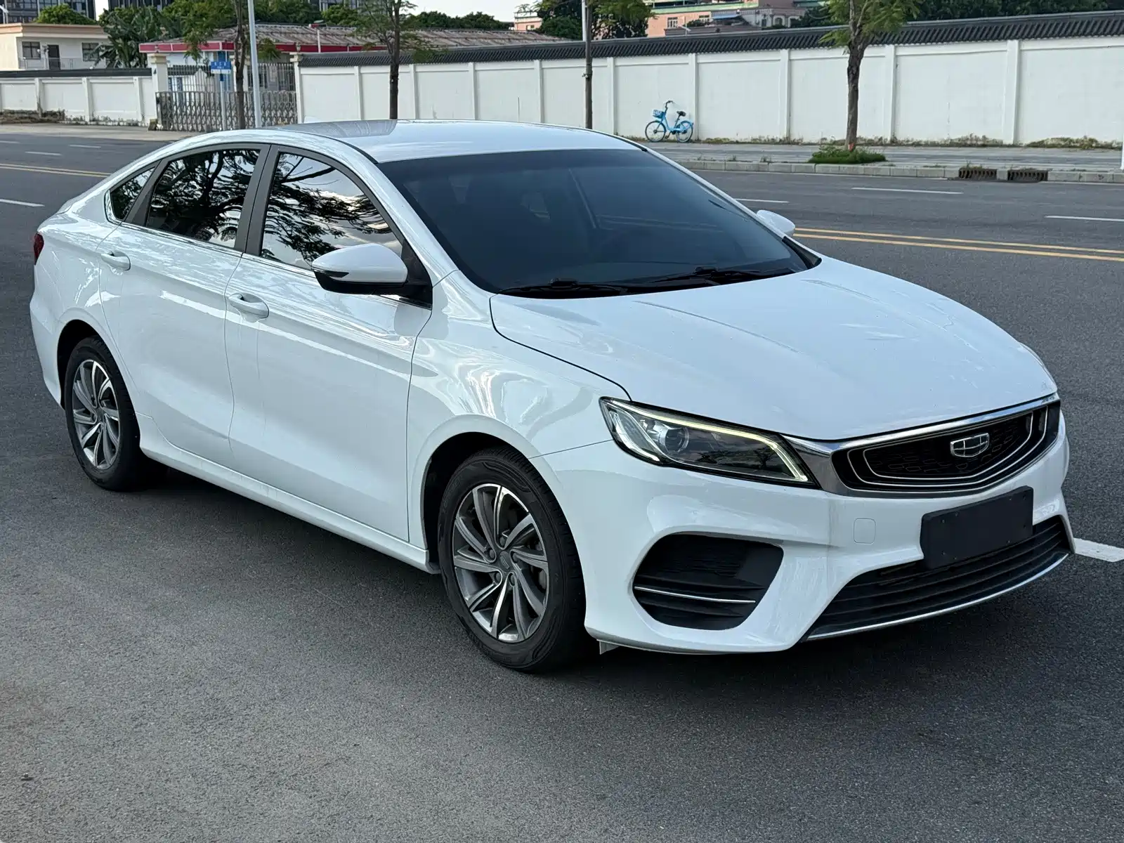 Photo 3 - Geely Binrui