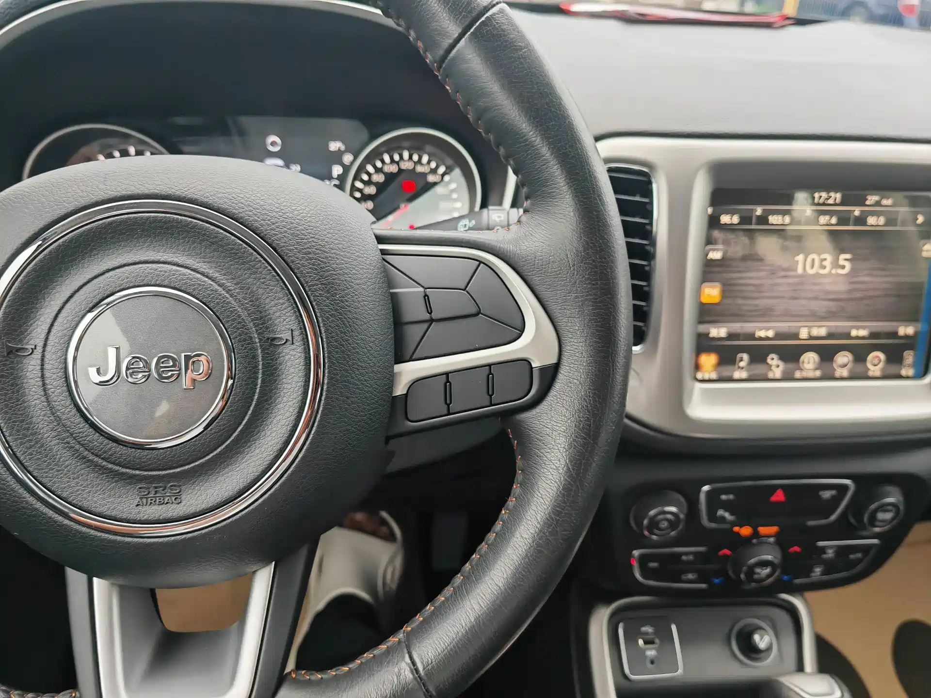 Фото 7 - Jeep Compass