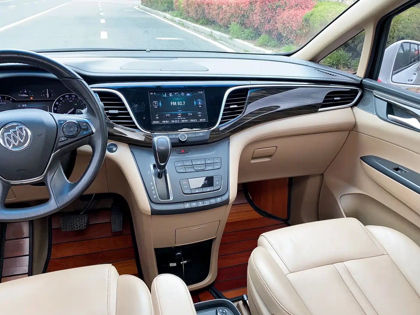 Buick GL8 2017 ES 28T Premium China V фото 18