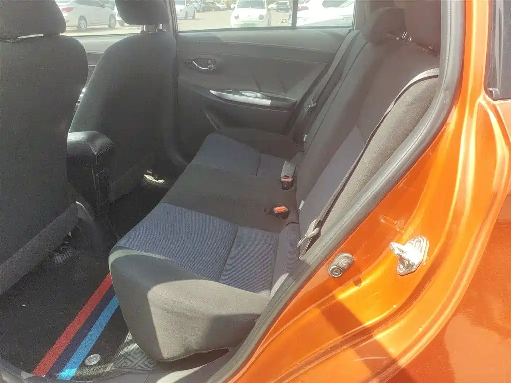 Toyota YARiS L Zhi Xuan 2015 1.5E Auto Charming Edition фото 17