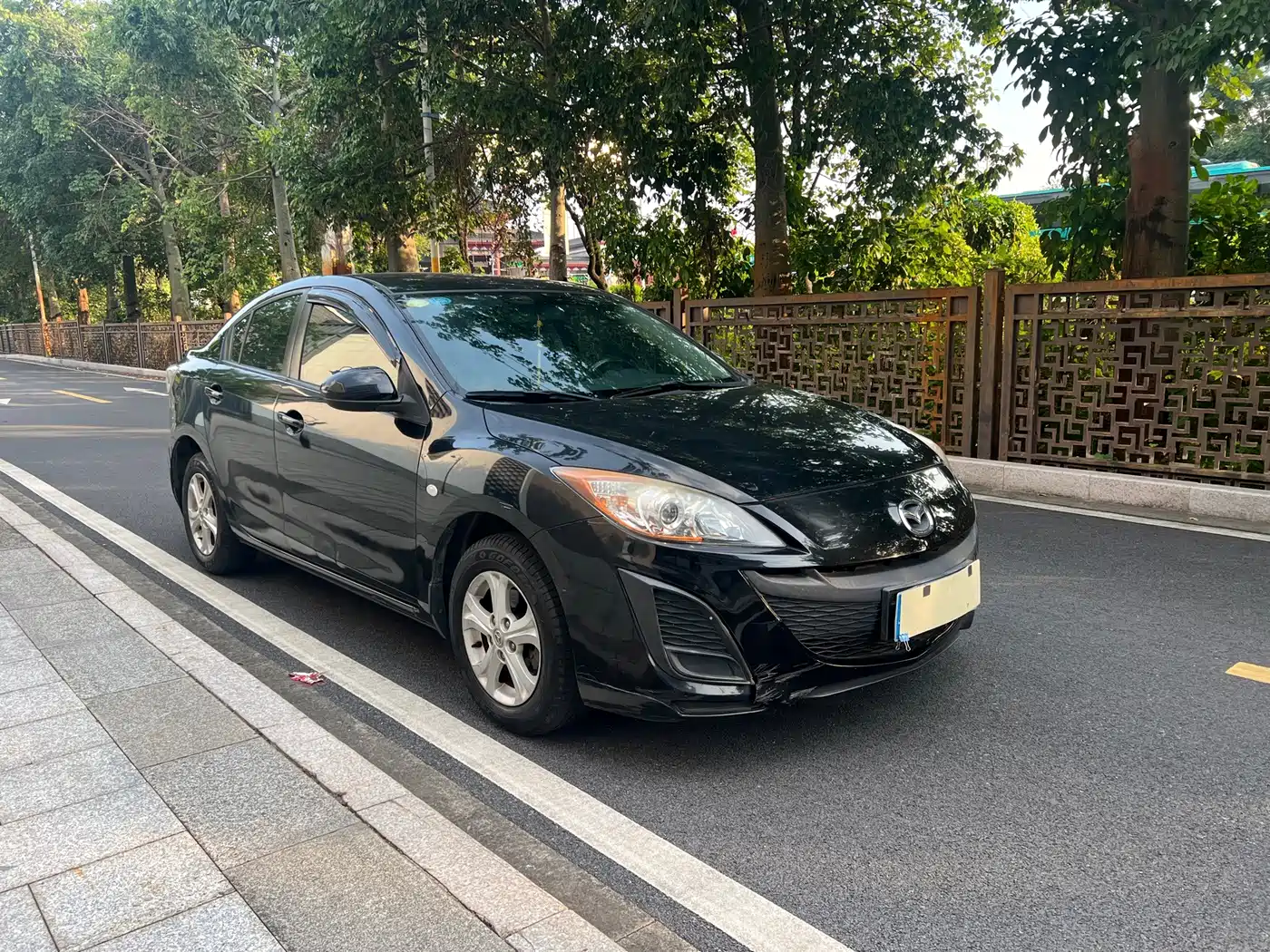 Mazda Mazda3 Axela 2012 2011 Sedan 1.6L Automatic Comfort