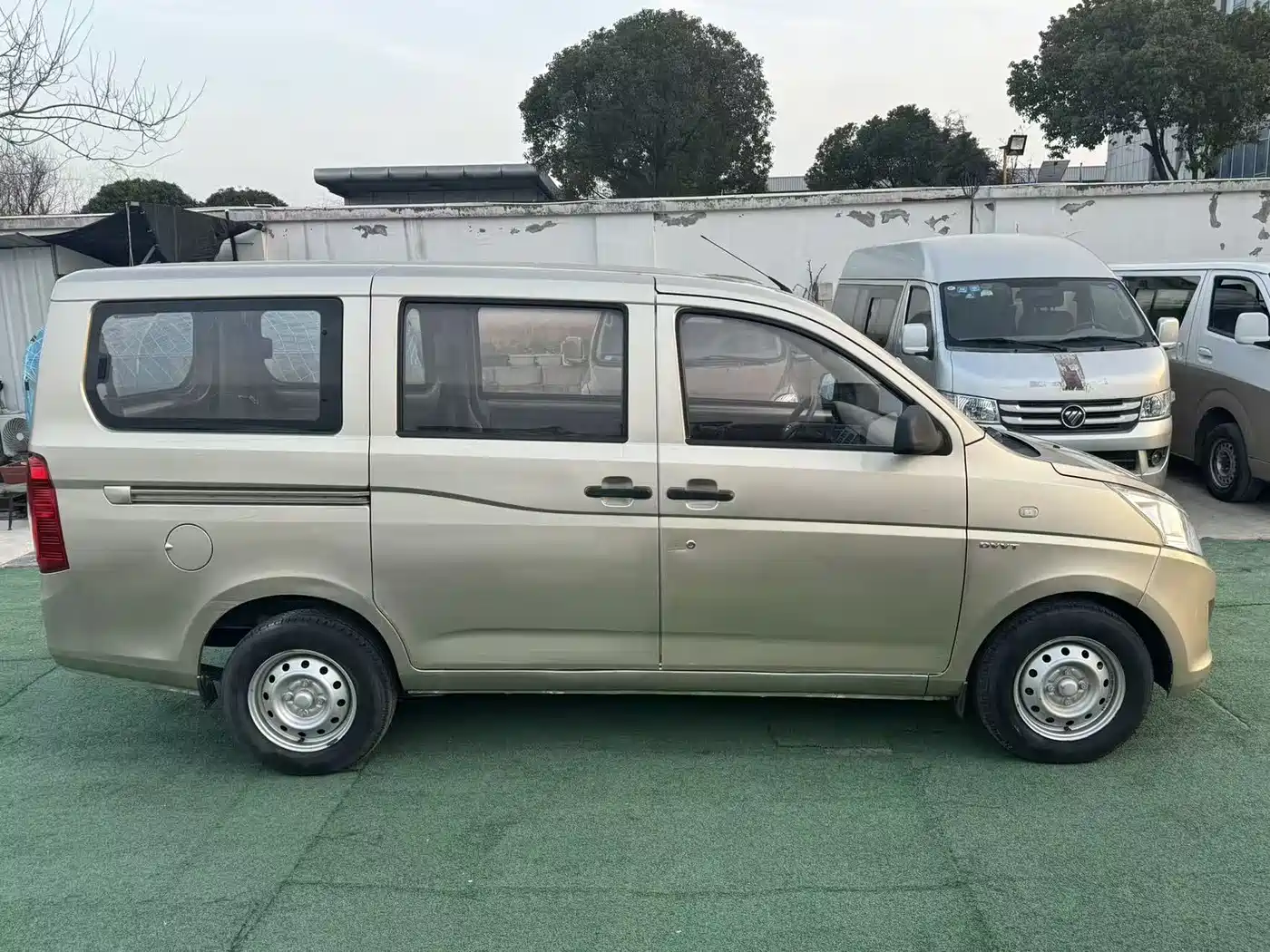 Wuling Motors Wuling Rongguang V 2017 2016 1.5L Standard