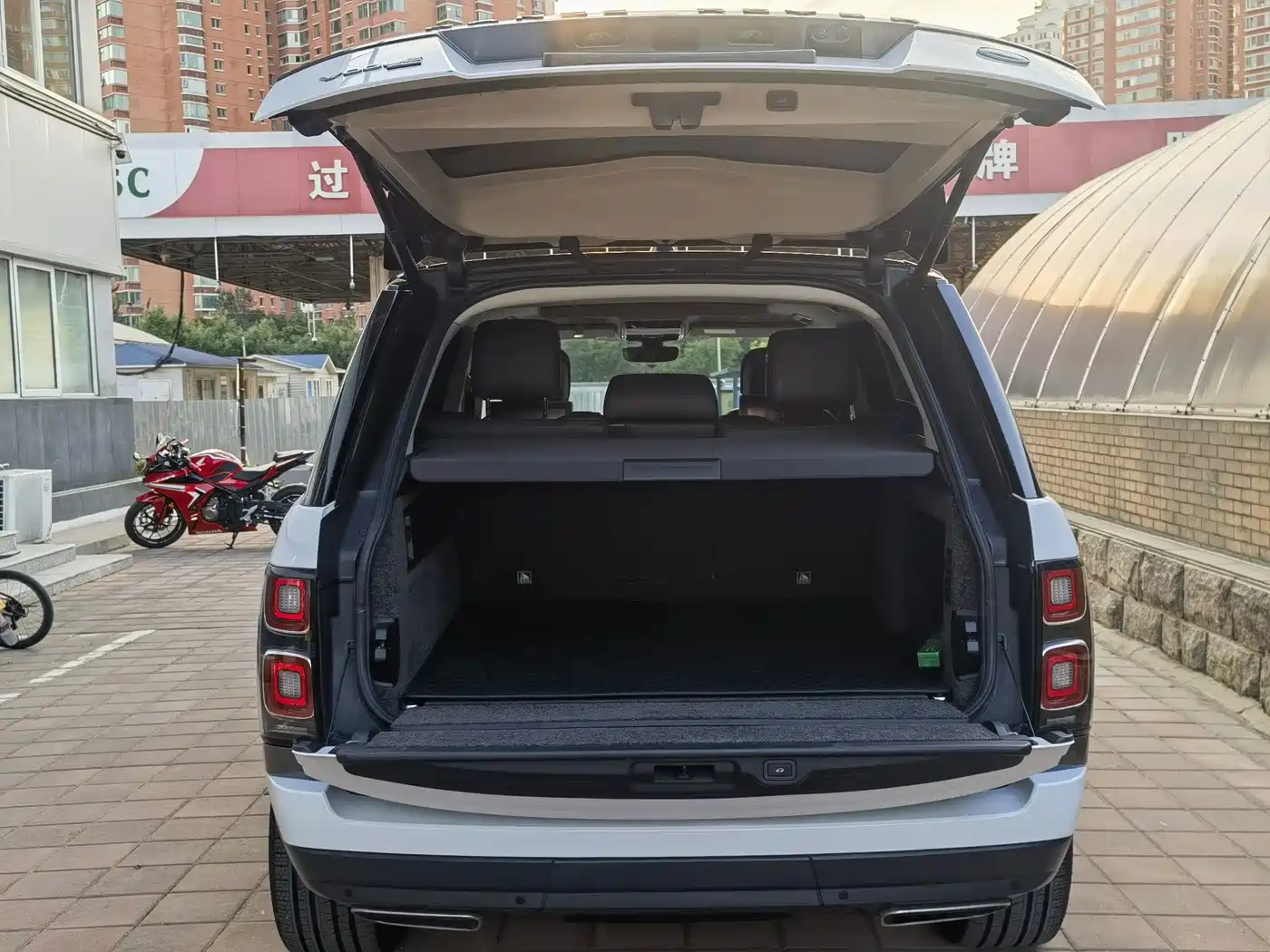 Land Rover Range Rover 2021 2021 3.0 L6 Heritage Extended Classic Edition