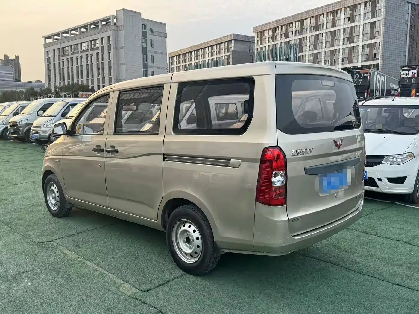 Wuling Motors Wuling Rongguang V 2017 2016 1.5L Standard