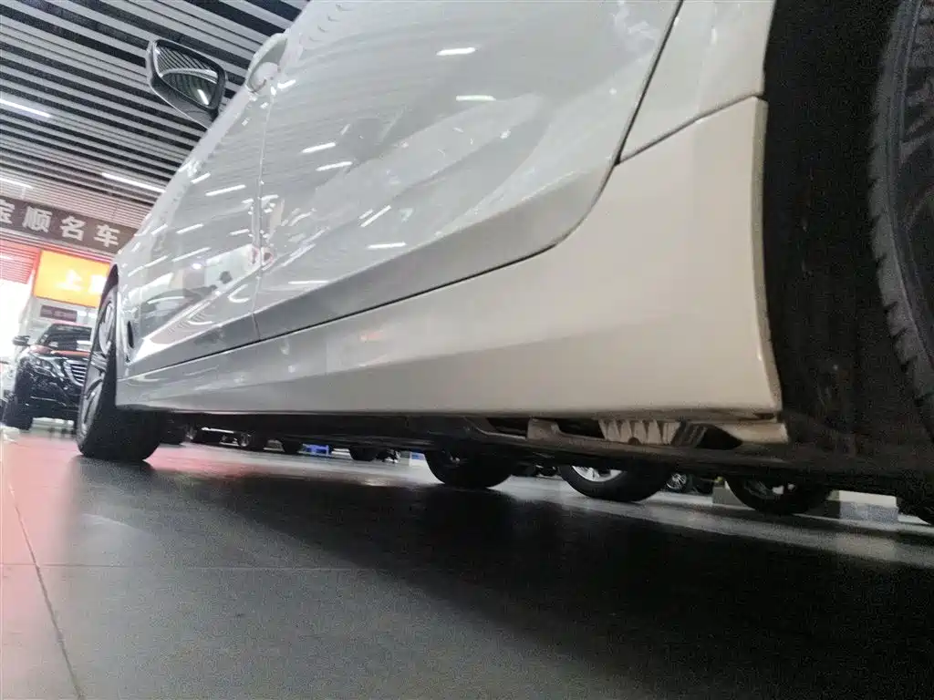 BMW 5 Series 2018 528Li Launch Special Edition фото 22