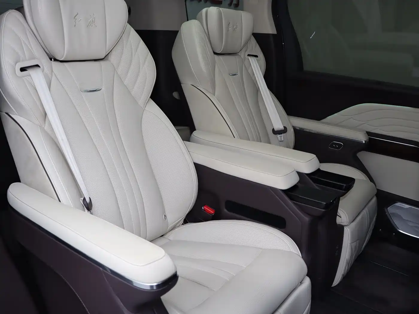 Hongqi HQ9 2025 2023 2.0T Smart Connect Flagship