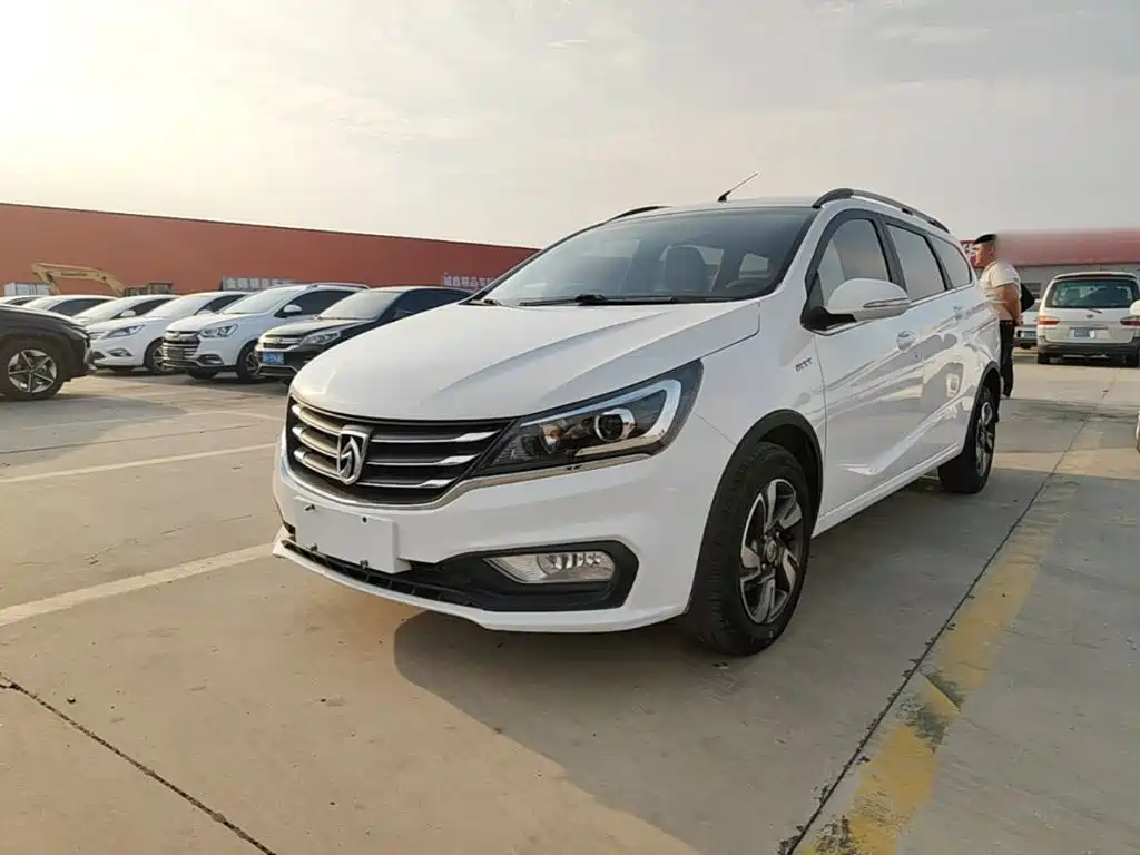 Baojun 310W 2020 2017 1.5L Manual Fashion Edition (China V)