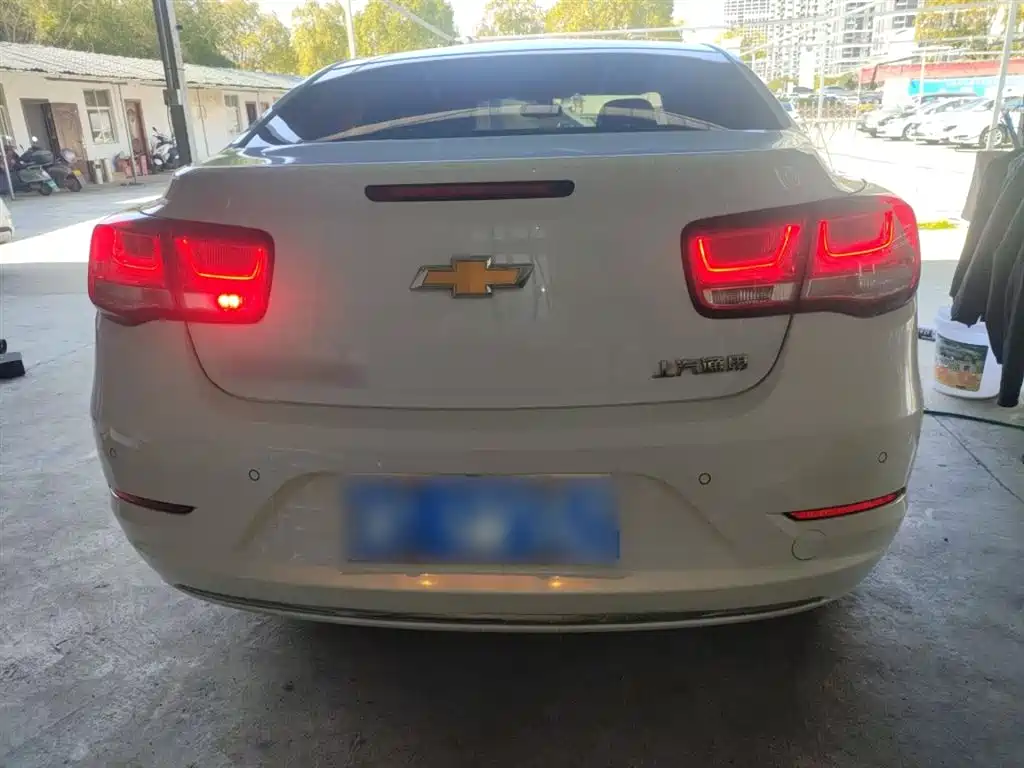 Chevrolet Malibu 2017 1.5T Automatic Luxury Edition фото 6