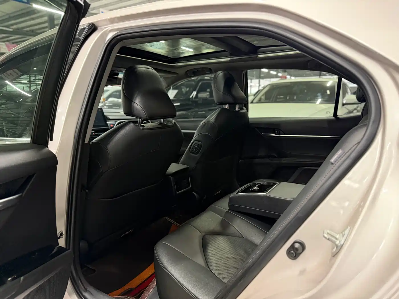 Toyota Camry 2021 2.5G Luxury Edition фото 8