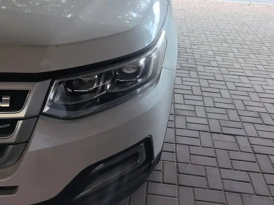 Changan CS95 2017 2017 2.0T FWD Zhiyuan Edition