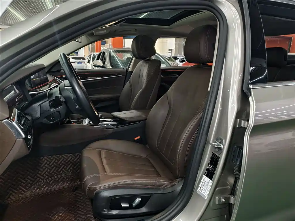 BMW 5 Series 2020 525Li Luxury Package фото 8