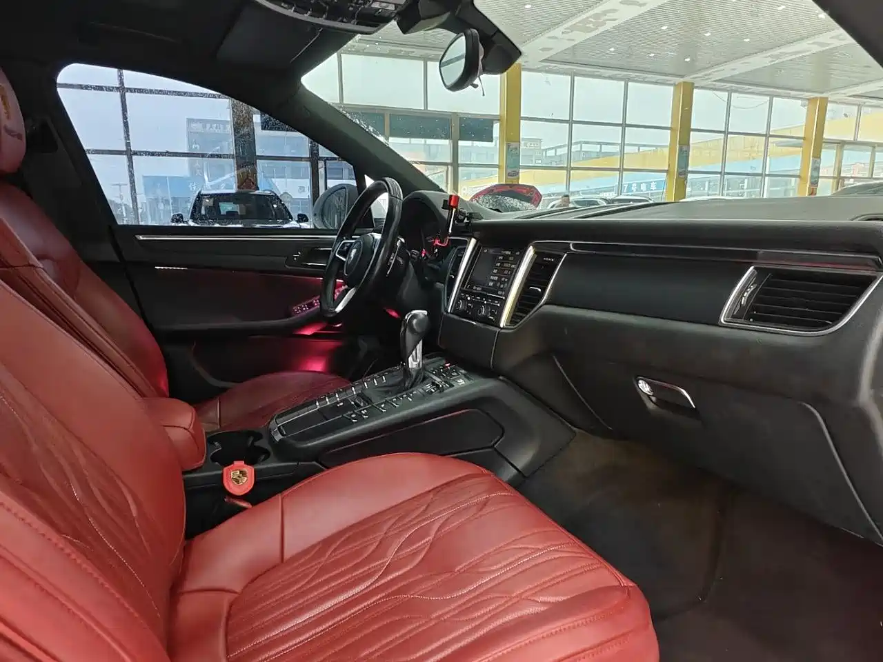 Porsche Macan 2016 Macan 2.0T фото 11