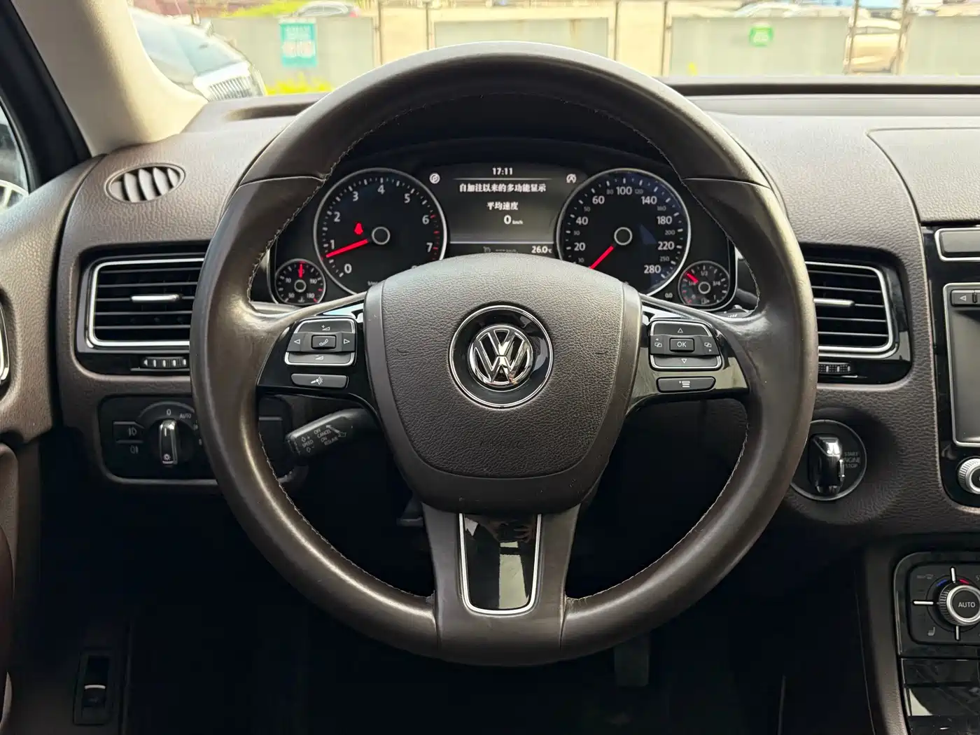 VOLKSWAGEN TOUAREG