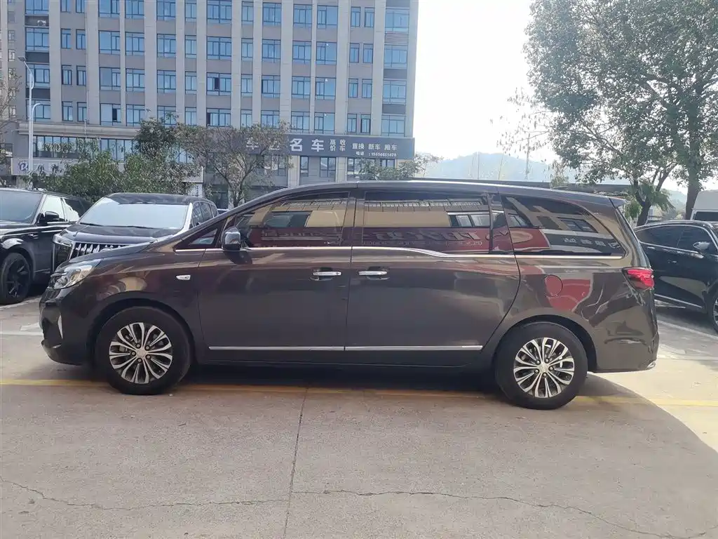 Buick GL8 2021 Land Business Class 652T Luxury фото 5
