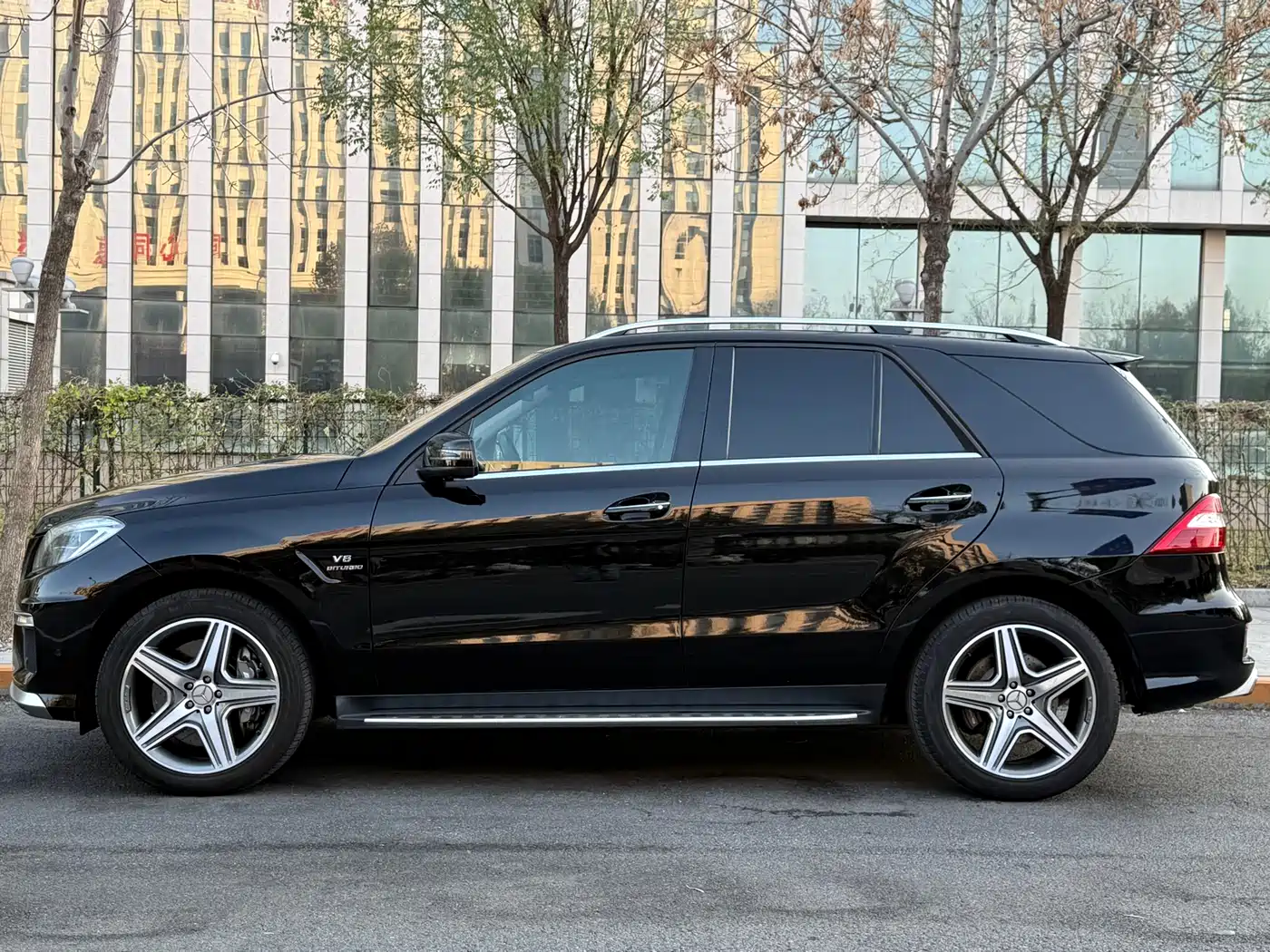 Mercedes-Benz M-Class AMG 2012 AMG ML 63 фото 2