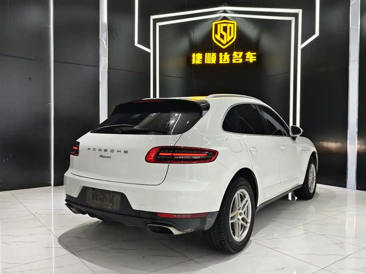 Porsche Macan 2016 Macan 2.0T фото 5