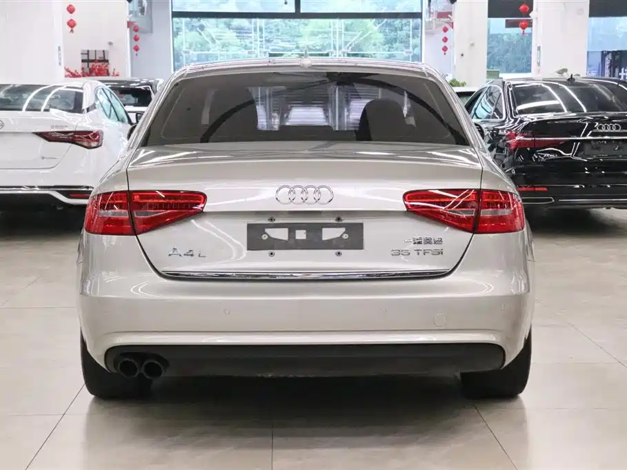 Фото 4 - Audi A4L