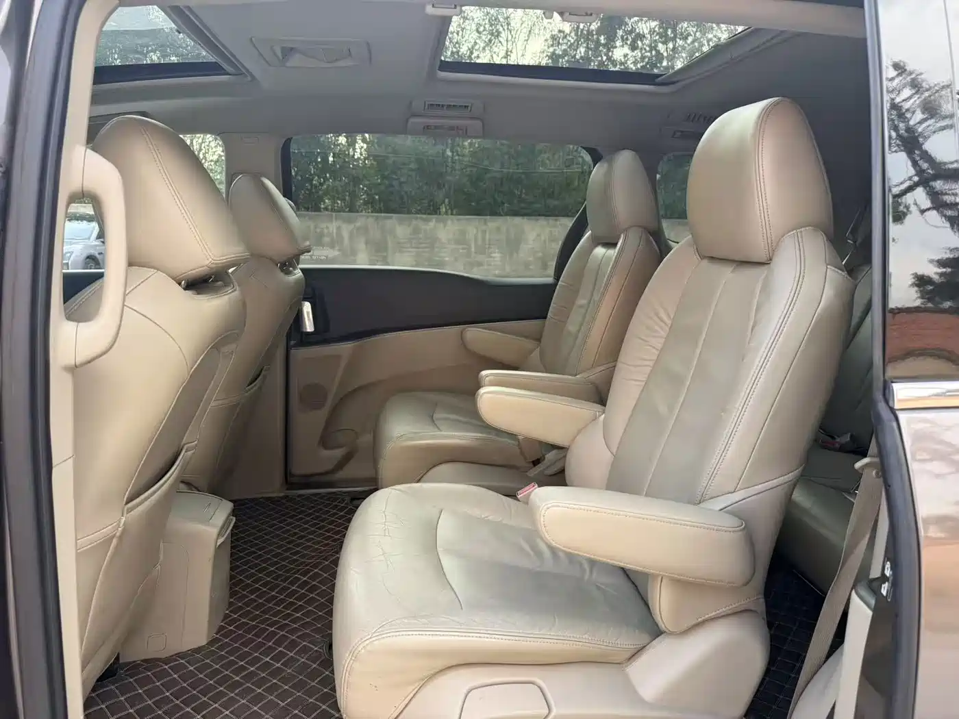 Photo 5 - Buick GL8