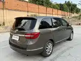 Фото 13 - Buick GL8