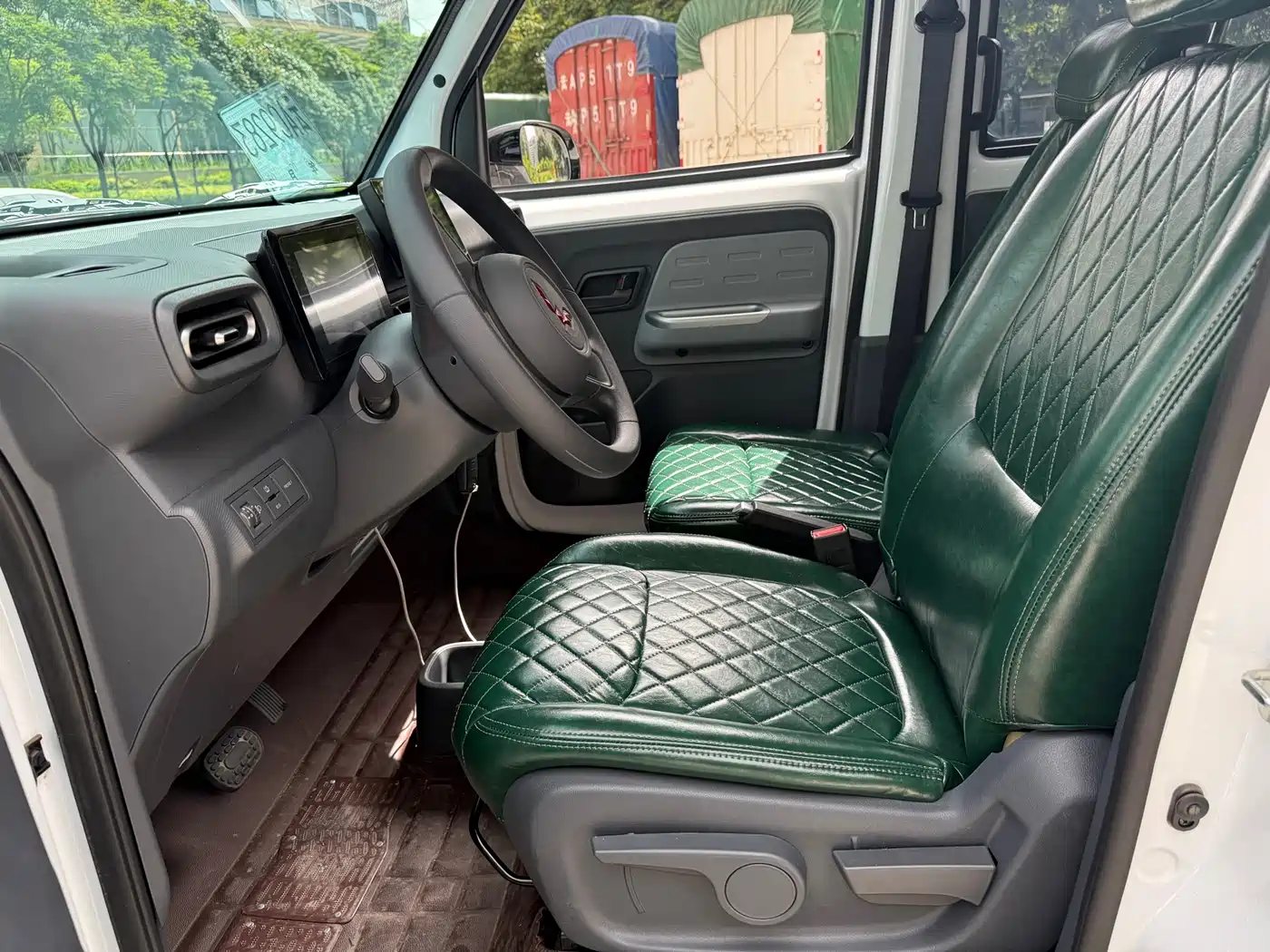 Wuling Motors Wuling Zhiguang NEV 2026 2025 Model 305km Base Version