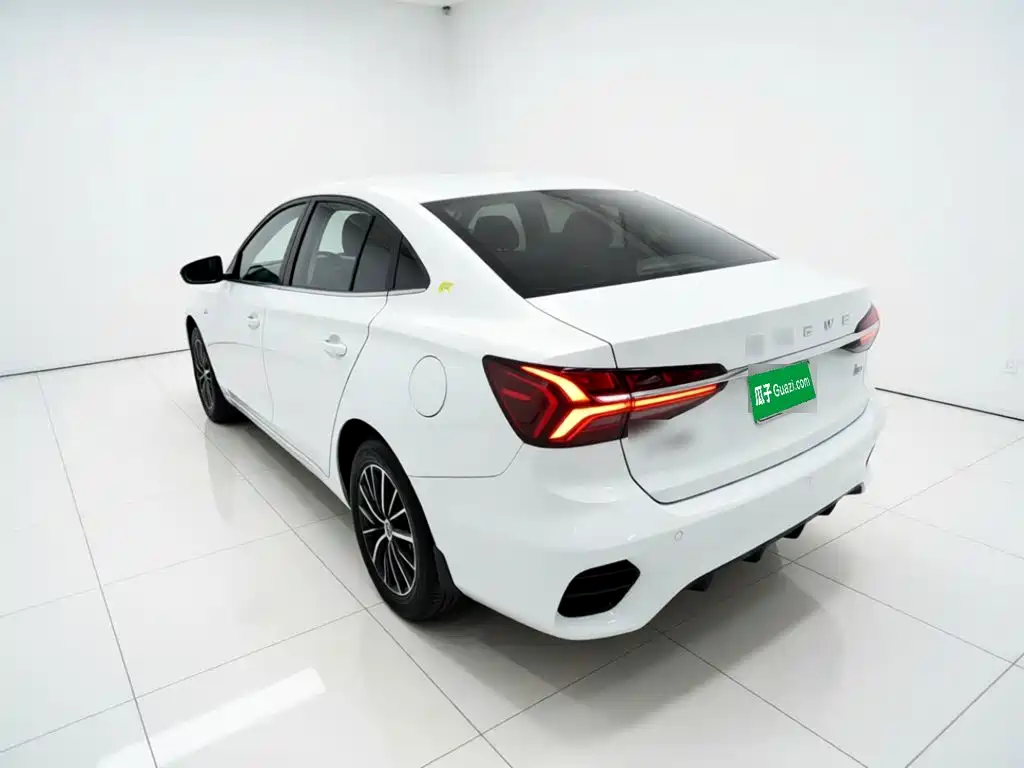 Фото 5 - Roewe i5