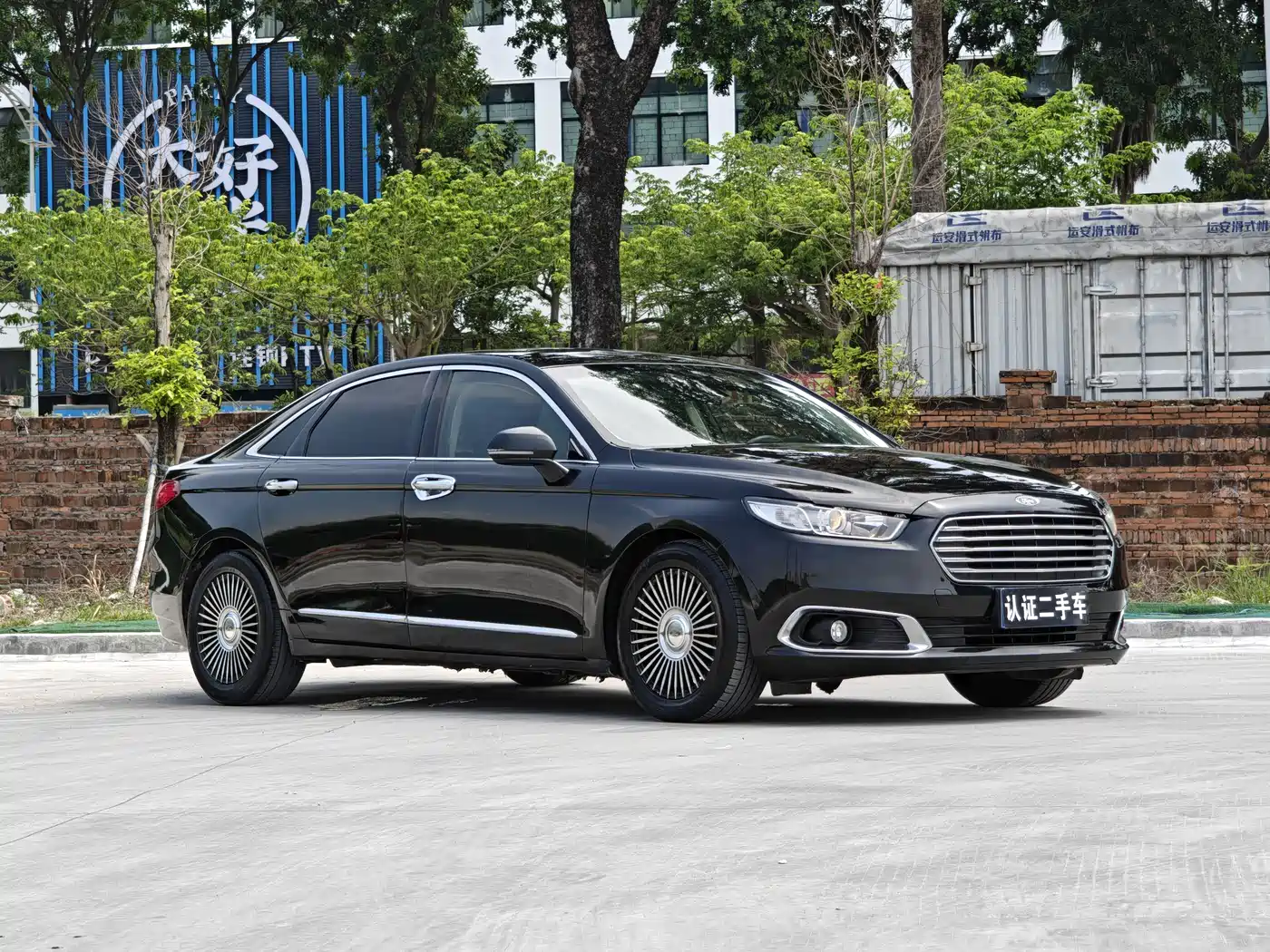 Фото 3 - Ford Taurus