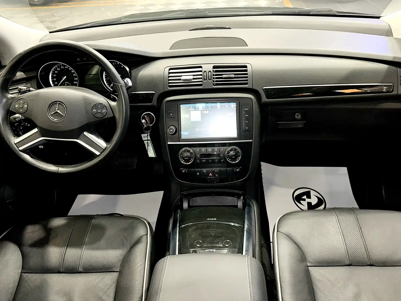 Mercedes-Benz R-Class 2017 R 320 4MATIC Business Collector's Edition фото 5