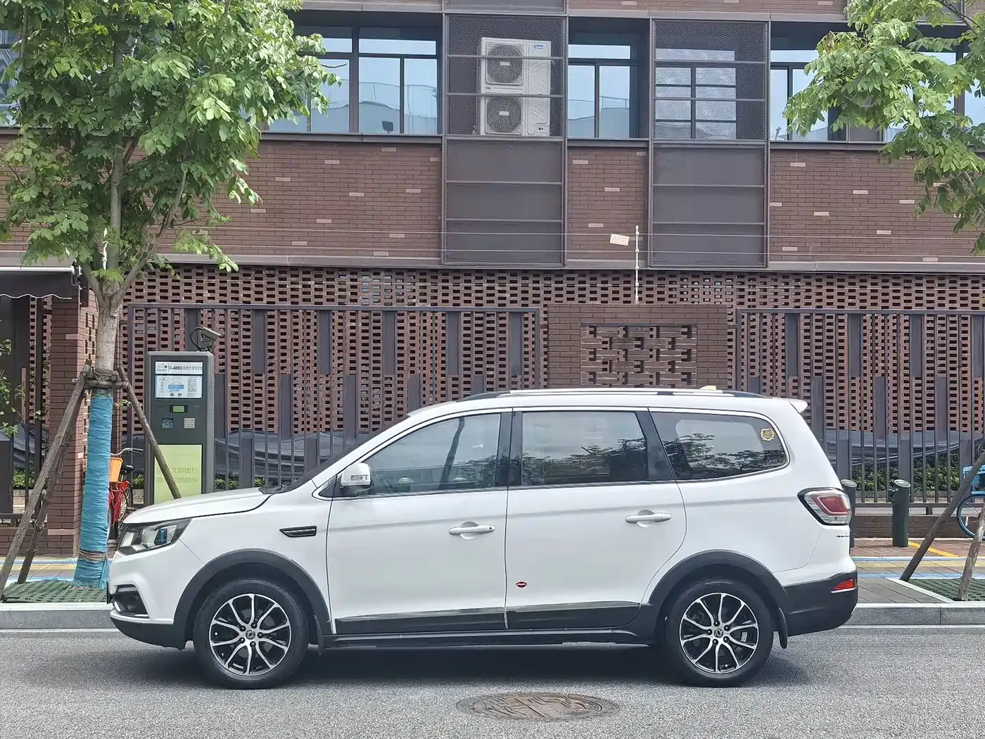 Dongfeng Fengxing Jingyi X6 2018 2017 Joy Series 1.5T CVT Luxury