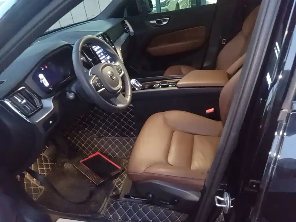 Volvo XC60 2025 2025 B5 AWD Smart Luxury Edition