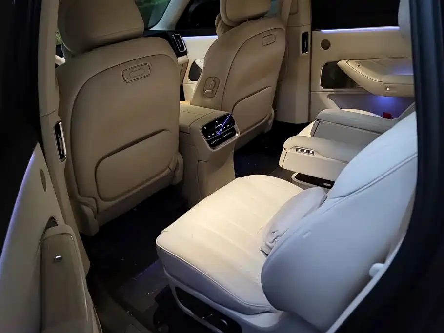 Aito AITO M8 2026 2025 Model Extended Range Max Edition 37kWh 6-Seater