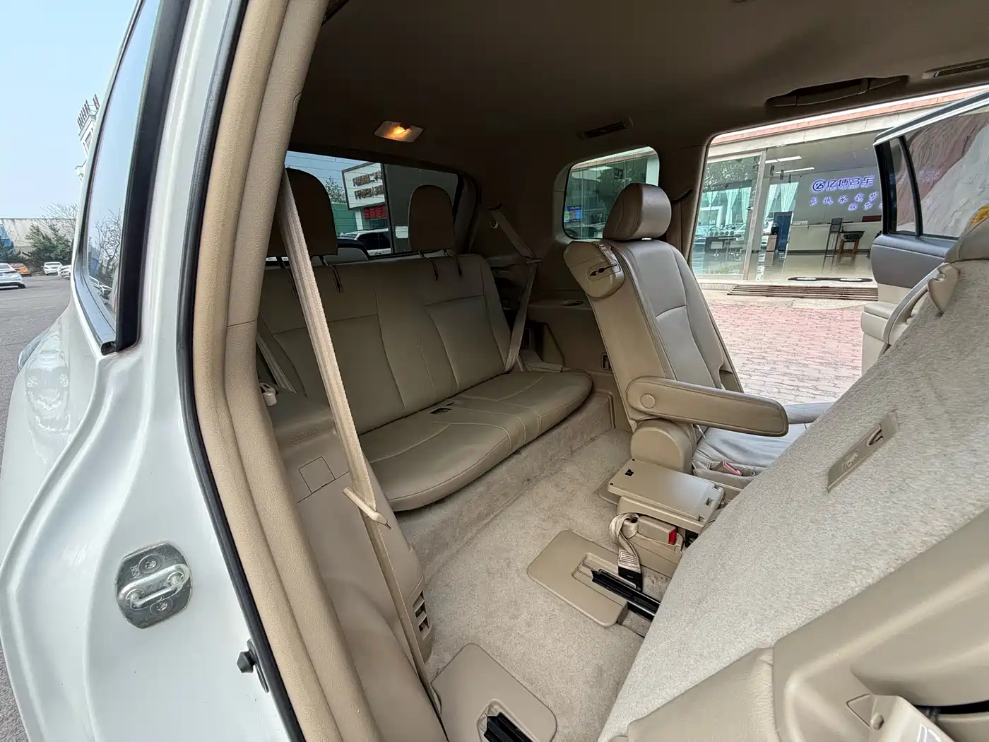 Toyota Highlander 2011 2.7L 2WD 7-seat Luxury Navigation фото 10