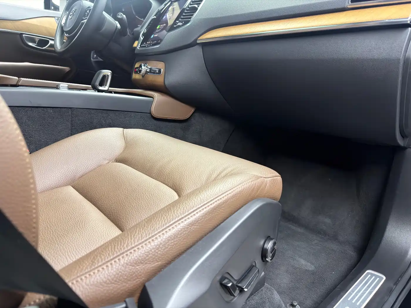 Volvo XC90 2024 2024 B6 Elegance Luxury 7-Seater