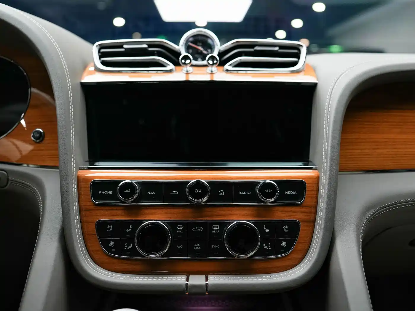 Bentley Bentayga 2021 4.0T V8 фото 29