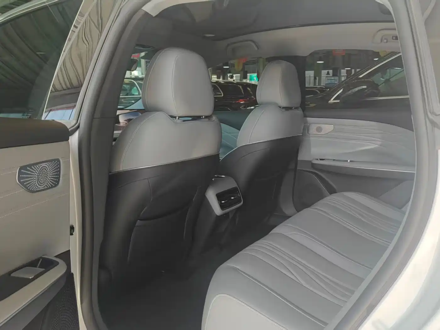 Geely Galaxy Galaxy E8 2024 Model 550km RWD Soaring Dragon Edition фото 4