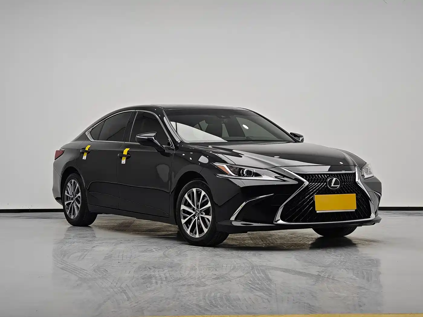 Lexus ES 2022 200 Excellence Edition фото 3