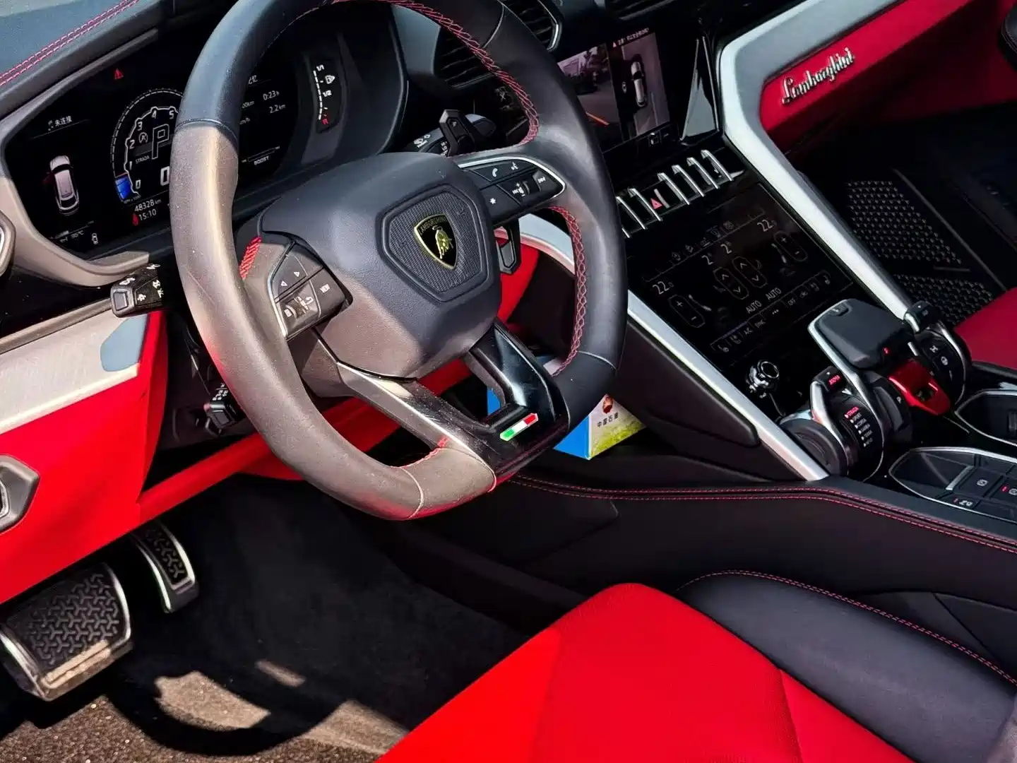 Фото 5 - Lamborghini Urus