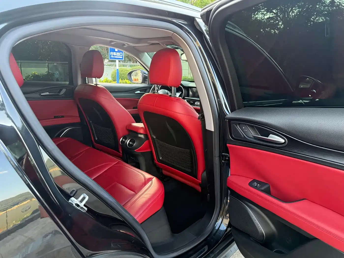 Фото 42 - Alfa Romeo Stelvio