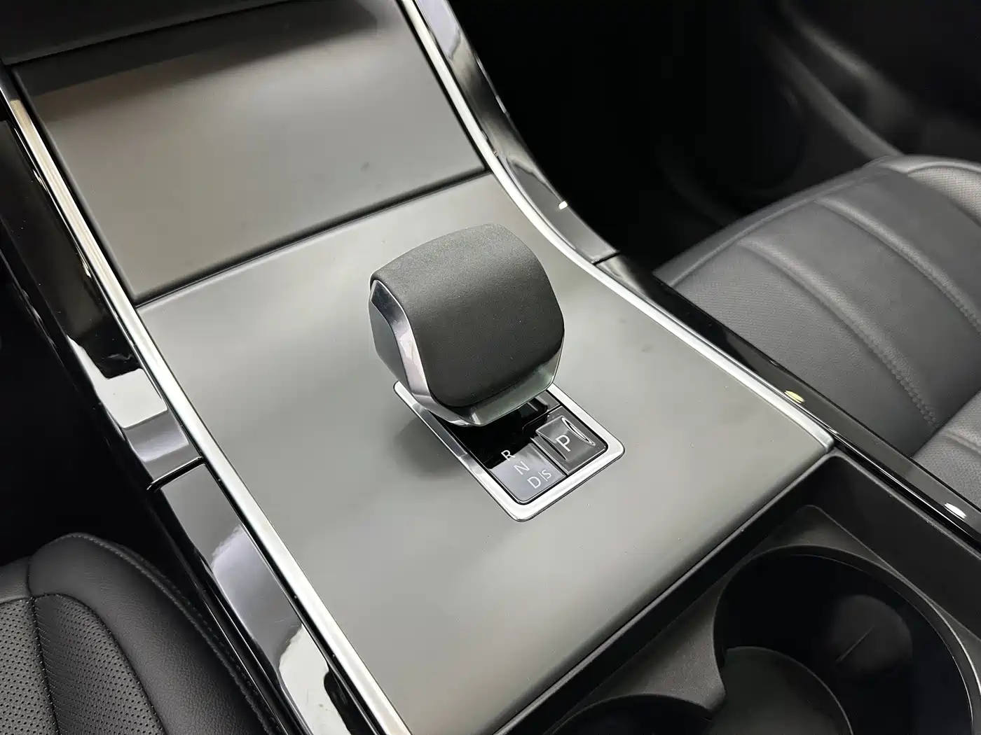 Land Rover Range Rover Evoque 2025 2024 Range Rover Evoque L 200PS Glowing Elegance Edition