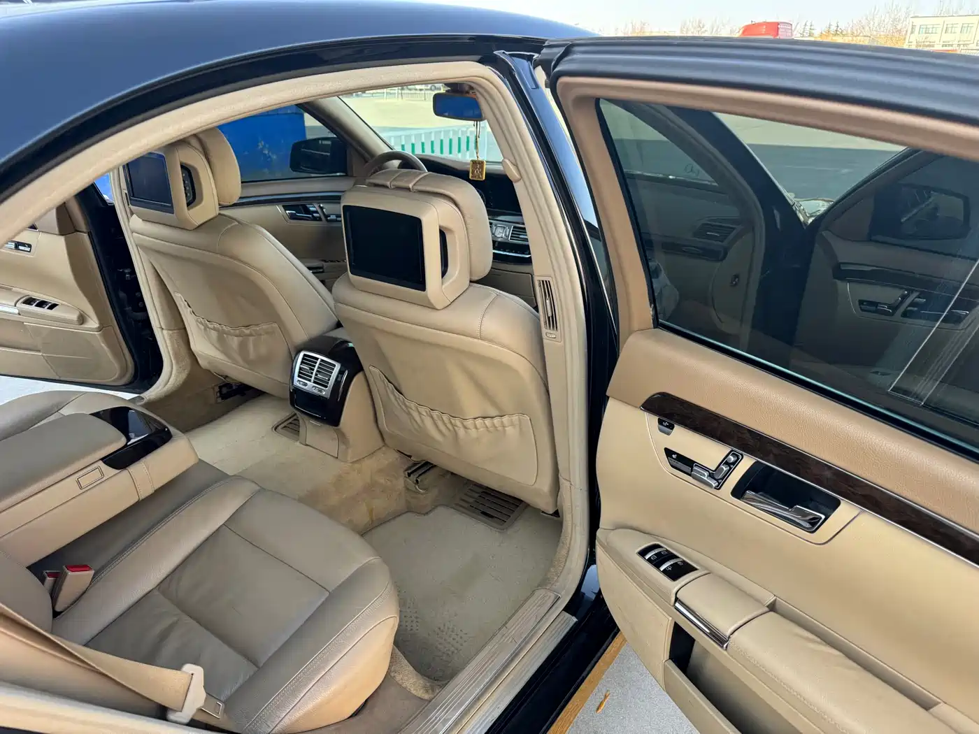 Mercedes-Benz S-Class 2012 S 300 L Luxury Grand Edition фото 8