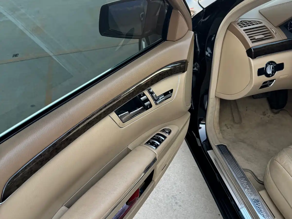Mercedes-Benz S-Class 2012 S 300 L Luxury Grand Edition фото 5