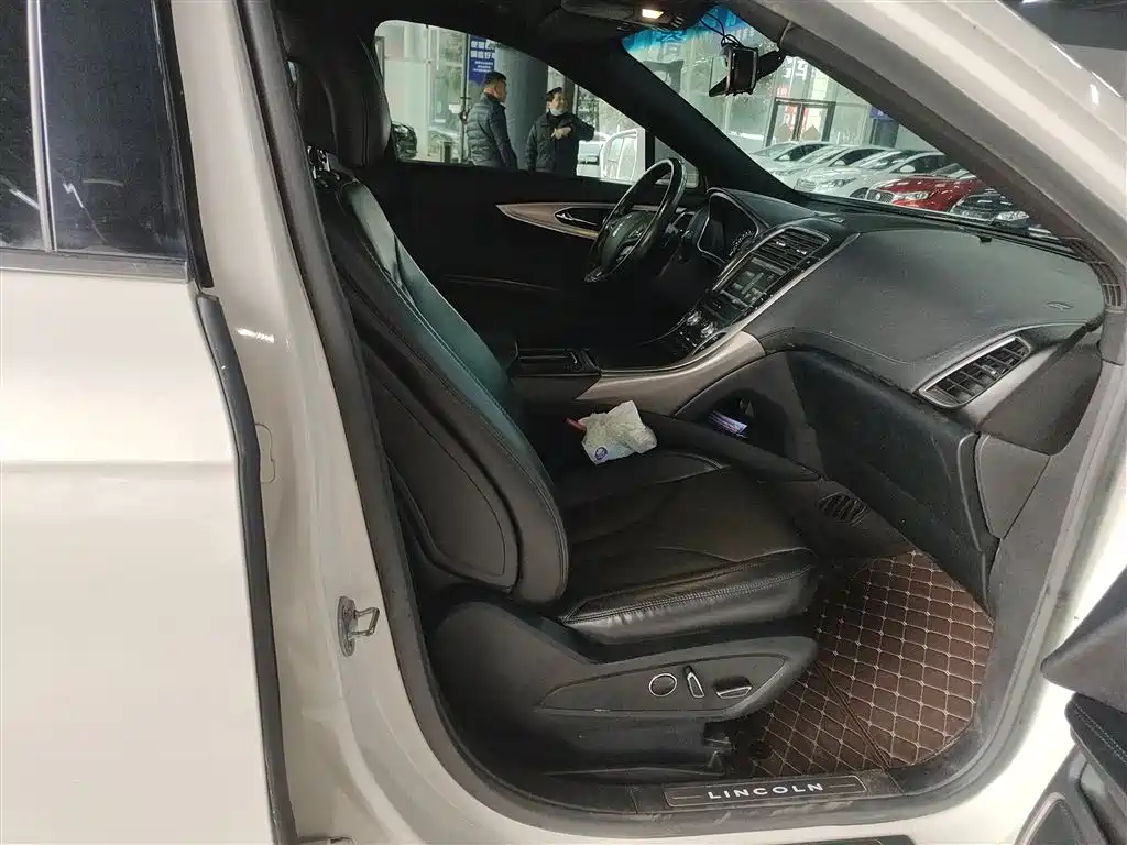 Фото 24 - Lincoln MKX