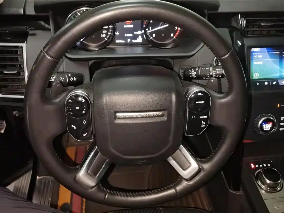 Land Rover Discovery 2019 3.0 SC V6 SE фото 15